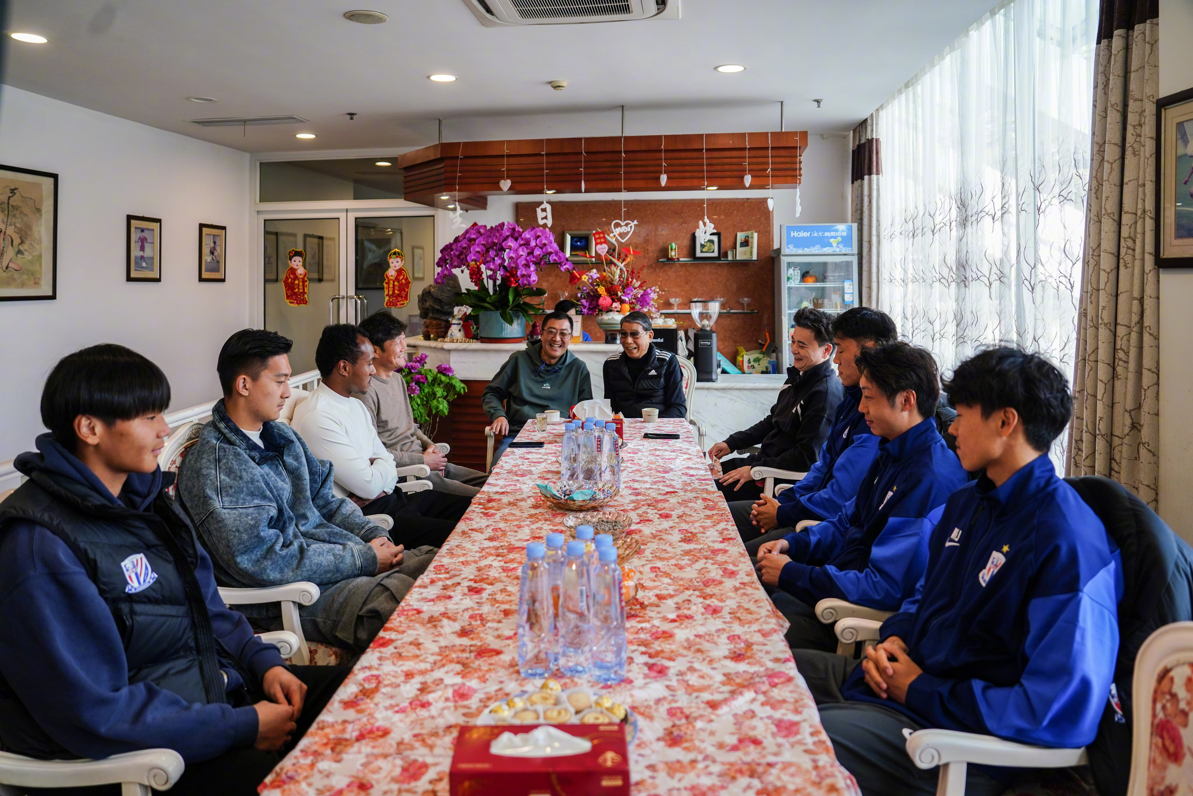 申花打破进球荒，多特蒙德球迷集体高唱助威的简单介绍